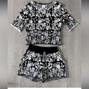 NWT Chanel Cara Delevingne Style CC Logo Camellias Ensemble